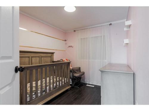 188 Caouette Crescent, Fort Mcmurray, AB - Indoor Photo Showing Bedroom