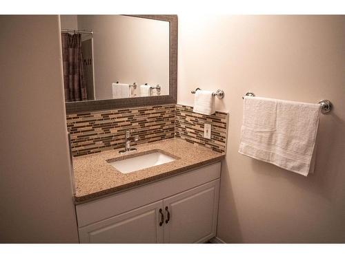 233 Barber Drive, Fort Mcmurray, AB - Indoor Photo Showing Bathroom