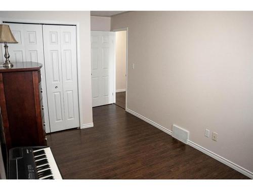 233 Barber Drive, Fort Mcmurray, AB - Indoor Photo Showing Other Room