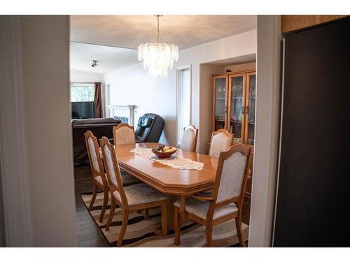 233 Barber Drive, Fort Mcmurray, AB - Indoor Photo Showing Dining Room