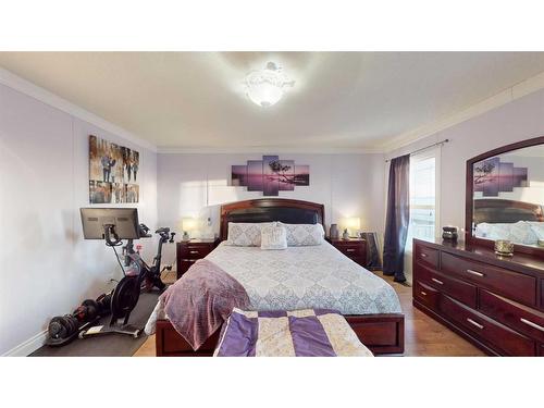 213 Waterhouse Street, Fort Mcmurray, AB - Indoor Photo Showing Bedroom