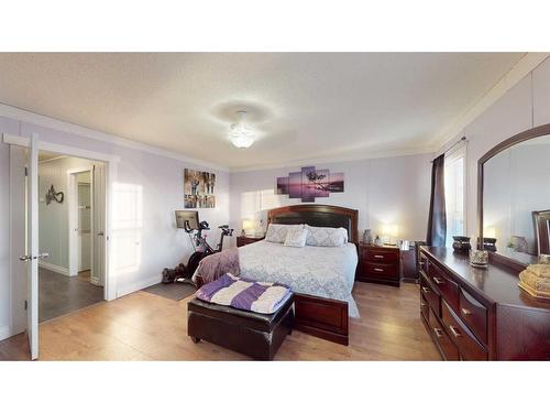 213 Waterhouse Street, Fort Mcmurray, AB - Indoor Photo Showing Bedroom