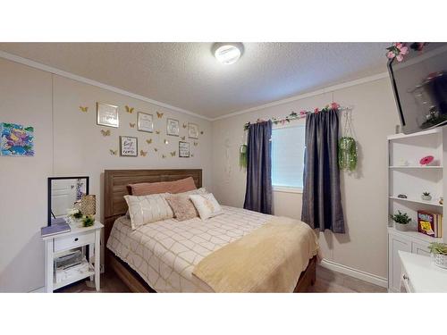 213 Waterhouse Street, Fort Mcmurray, AB - Indoor Photo Showing Bedroom