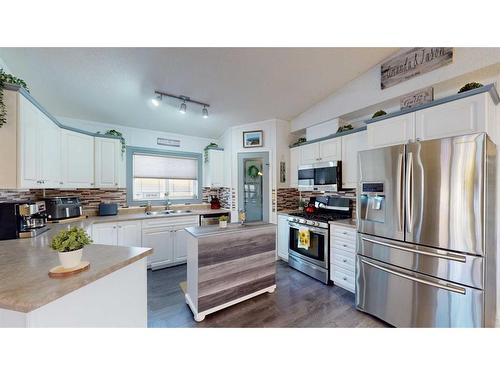 213 Waterhouse Street, Fort Mcmurray, AB - Indoor Photo Showing Kitchen With Double Sink