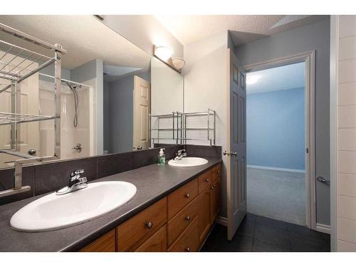 144 Violet Street, Fort Mcmurray, AB - Indoor Photo Showing Bathroom