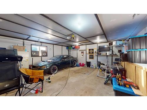 112 Clausen Crescent, Fort Mcmurray, AB - Indoor Photo Showing Garage