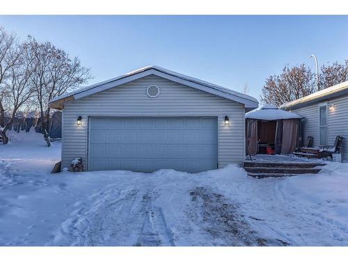 112 Clausen Crescent, Fort Mcmurray, AB - Outdoor