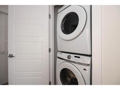 696 Athabasca Avenue, Fort Mcmurray, AB - Indoor Photo Showing Laundry Room