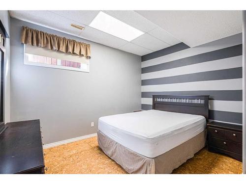 173 Pickles Crescent, Fort Mcmurray, AB - Indoor Photo Showing Bedroom