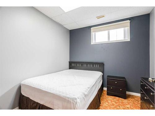 173 Pickles Crescent, Fort Mcmurray, AB - Indoor Photo Showing Bedroom