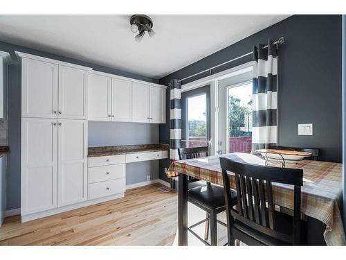 173 Pickles Crescent, Fort Mcmurray, AB - Indoor Photo Showing Dining Room