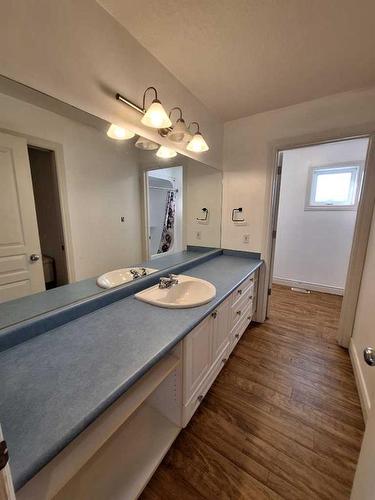 18559 Victoria Trail, Smoky Lake, AB - Indoor Photo Showing Bathroom