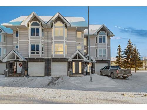 23-97 Wilson Drive, Fort Mcmurray, AB - Outdoor With Facade