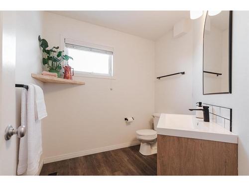 23-97 Wilson Drive, Fort Mcmurray, AB - Indoor Photo Showing Bathroom