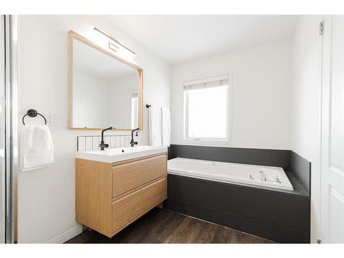 23-97 Wilson Drive, Fort Mcmurray, AB - Indoor Photo Showing Bathroom