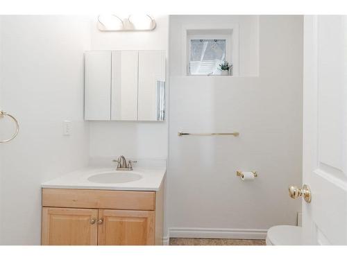 23-97 Wilson Drive, Fort Mcmurray, AB - Indoor Photo Showing Bathroom