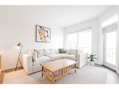 23-97 Wilson Drive, Fort Mcmurray, AB - Indoor Photo Showing Living Room