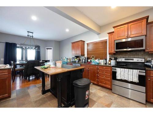 133 Sandhill Place, Fort Mcmurray, AB - Indoor Photo Showing Kitchen