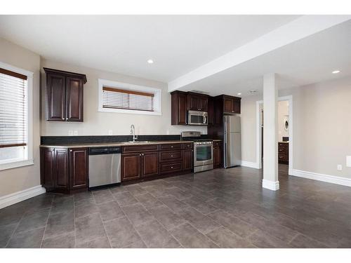 133 Sandhill Place, Fort Mcmurray, AB - Indoor Photo Showing Kitchen