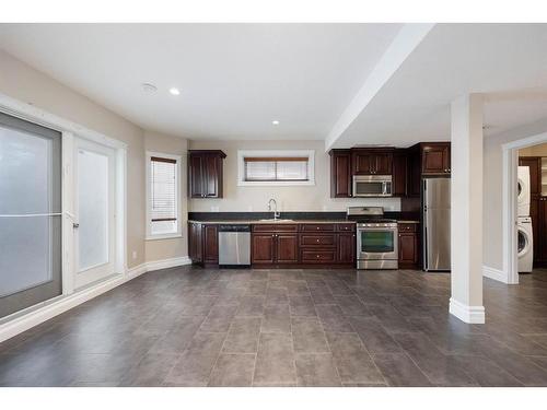 133 Sandhill Place, Fort Mcmurray, AB - Indoor Photo Showing Kitchen