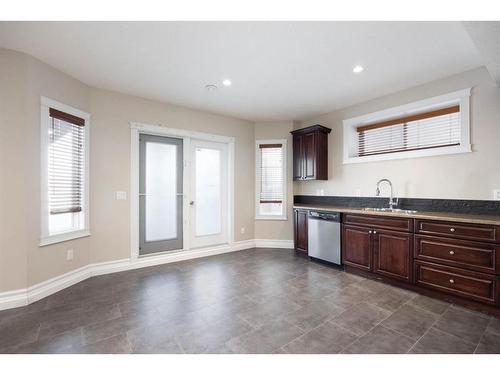 133 Sandhill Place, Fort Mcmurray, AB - Indoor Photo Showing Kitchen