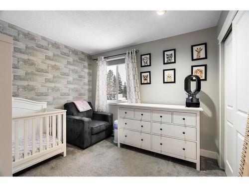 239 Dickins Drive, Fort Mcmurray, AB - Indoor Photo Showing Bedroom