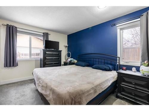 239 Dickins Drive, Fort Mcmurray, AB - Indoor Photo Showing Bedroom