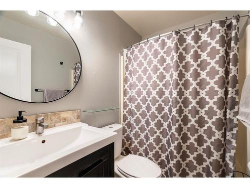 239 Dickins Drive, Fort Mcmurray, AB - Indoor Photo Showing Bathroom