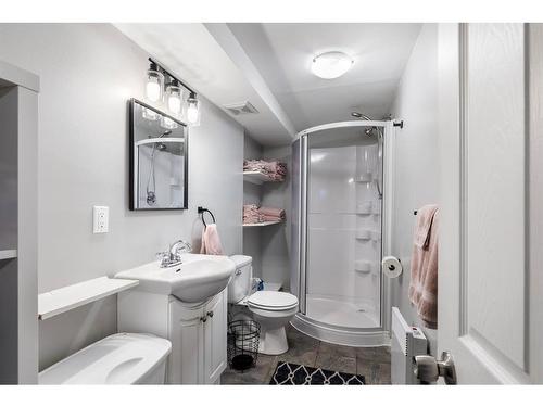 239 Dickins Drive, Fort Mcmurray, AB - Indoor Photo Showing Bathroom