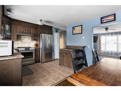 239 Dickins Drive, Fort Mcmurray, AB - Indoor Photo Showing Kitchen With Stainless Steel Kitchen