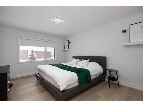 256 Athabasca Avenue, Fort Mcmurray, AB - Indoor Photo Showing Bedroom