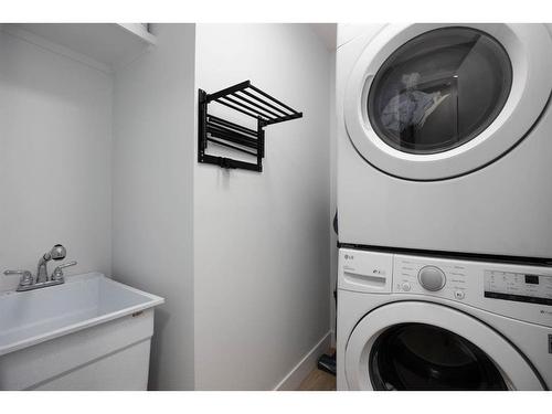 256 Athabasca Avenue, Fort Mcmurray, AB - Indoor Photo Showing Laundry Room