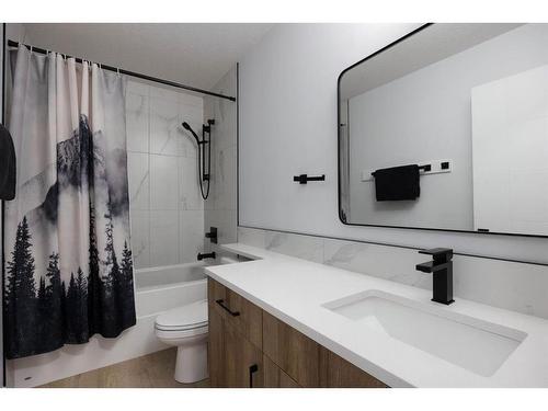 256 Athabasca Avenue, Fort Mcmurray, AB - Indoor Photo Showing Bathroom