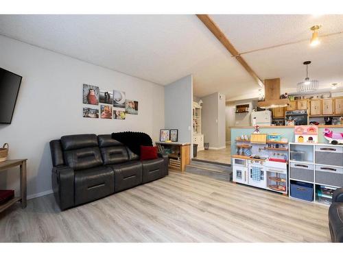 252 Caouette Crescent, Fort Mcmurray, AB - Indoor Photo Showing Living Room