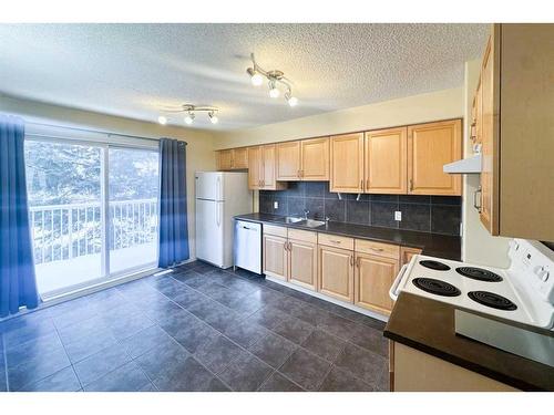 805-201 Arabian Drive, Fort Mcmurray, AB - Indoor Photo Showing Kitchen