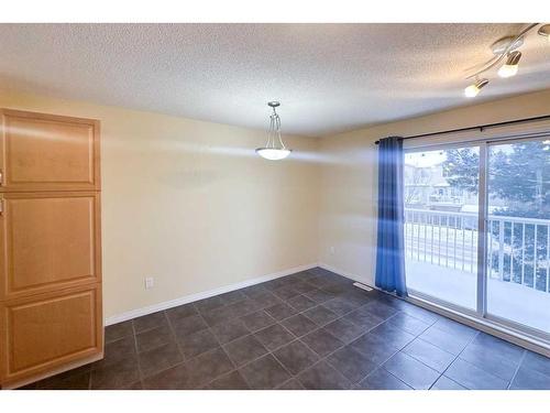 805-201 Arabian Drive, Fort Mcmurray, AB - Indoor Photo Showing Other Room