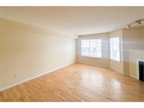 805-201 Arabian Drive, Fort Mcmurray, AB - Indoor Photo Showing Other Room