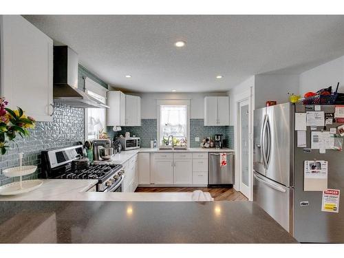 120 Bergeron Road, Fort Mcmurray, AB - Indoor Photo Showing Kitchen With Stainless Steel Kitchen