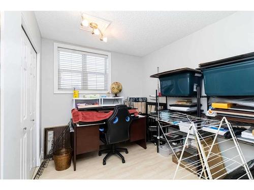 223 Dickins Drive, Fort Mcmurray, AB - Indoor Photo Showing Other Room