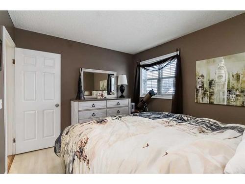 223 Dickins Drive, Fort Mcmurray, AB - Indoor Photo Showing Bedroom