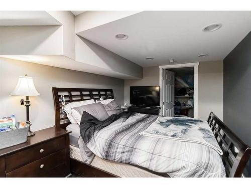 223 Dickins Drive, Fort Mcmurray, AB - Indoor Photo Showing Bedroom