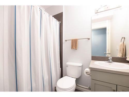 104 Collicott Drive, Fort Mcmurray, AB - Indoor Photo Showing Bathroom