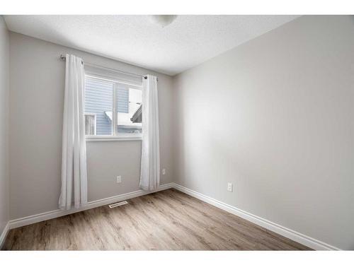 221 Lynx Crescent, Fort Mcmurray, AB - Indoor Photo Showing Other Room