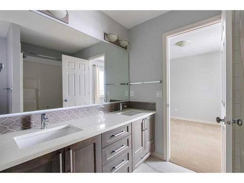 221 Lynx Crescent, Fort Mcmurray, AB - Indoor Photo Showing Bathroom