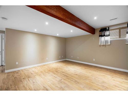 221 Lynx Crescent, Fort Mcmurray, AB - Indoor Photo Showing Other Room