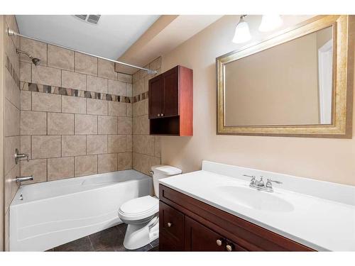 221 Lynx Crescent, Fort Mcmurray, AB - Indoor Photo Showing Bathroom