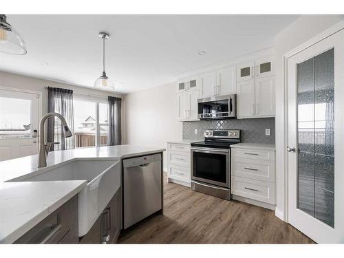 221 Lynx Crescent, Fort Mcmurray, AB - Indoor Photo Showing Kitchen With Upgraded Kitchen