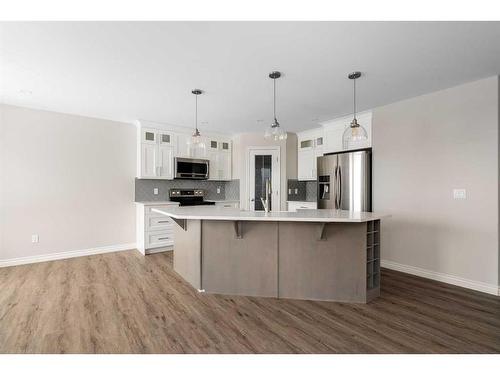 221 Lynx Crescent, Fort Mcmurray, AB - Indoor Photo Showing Kitchen With Upgraded Kitchen