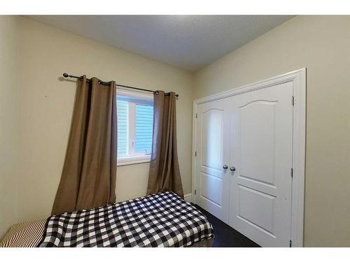 145 Stonecreek Landing, Fort Mcmurray, AB - Indoor Photo Showing Bedroom