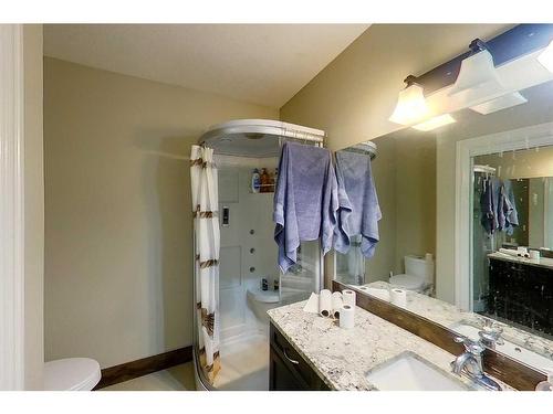 145 Stonecreek Landing, Fort Mcmurray, AB - Indoor Photo Showing Bathroom